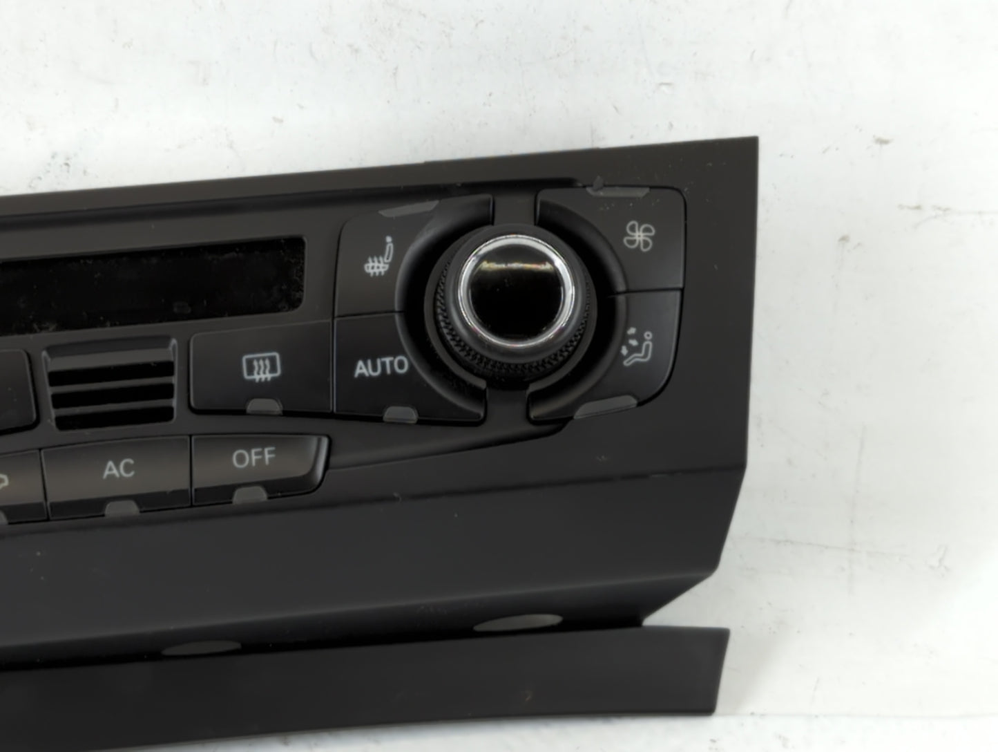 2009-2012 Audi Q5 Climate Control Module Temperature AC/Heater Replacement P/N:8T1 820 043 AQ Fits OEM Used Auto Parts - Oem