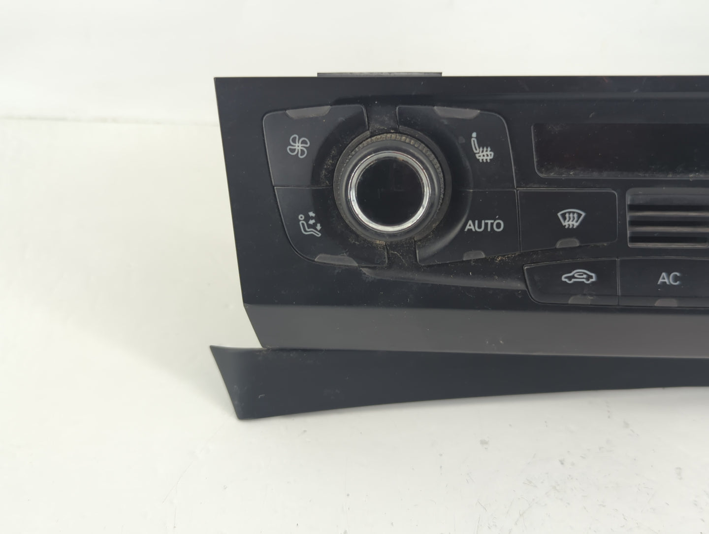 2009-2012 Audi Q5 Climate Control Module Temperature AC/Heater Replacement P/N:8T1 820 043 AK Fits OEM Used Auto Parts - Oem