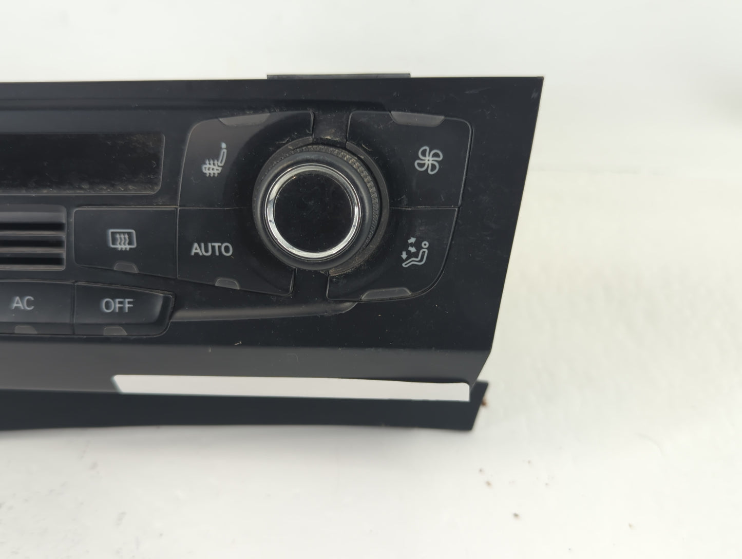 2009-2012 Audi Q5 Climate Control Module Temperature AC/Heater Replacement P/N:8T1 820 043 AK Fits OEM Used Auto Parts - Oem