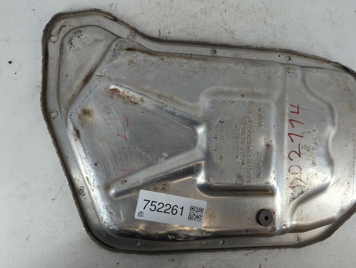 2011-2012 Audi Q5 Engine Oil Pan P/N:ZF 0501 216 377 Fits Fits 2009 2010 2011 2012 2013 2014 2015 2016 OEM Used Auto Parts -