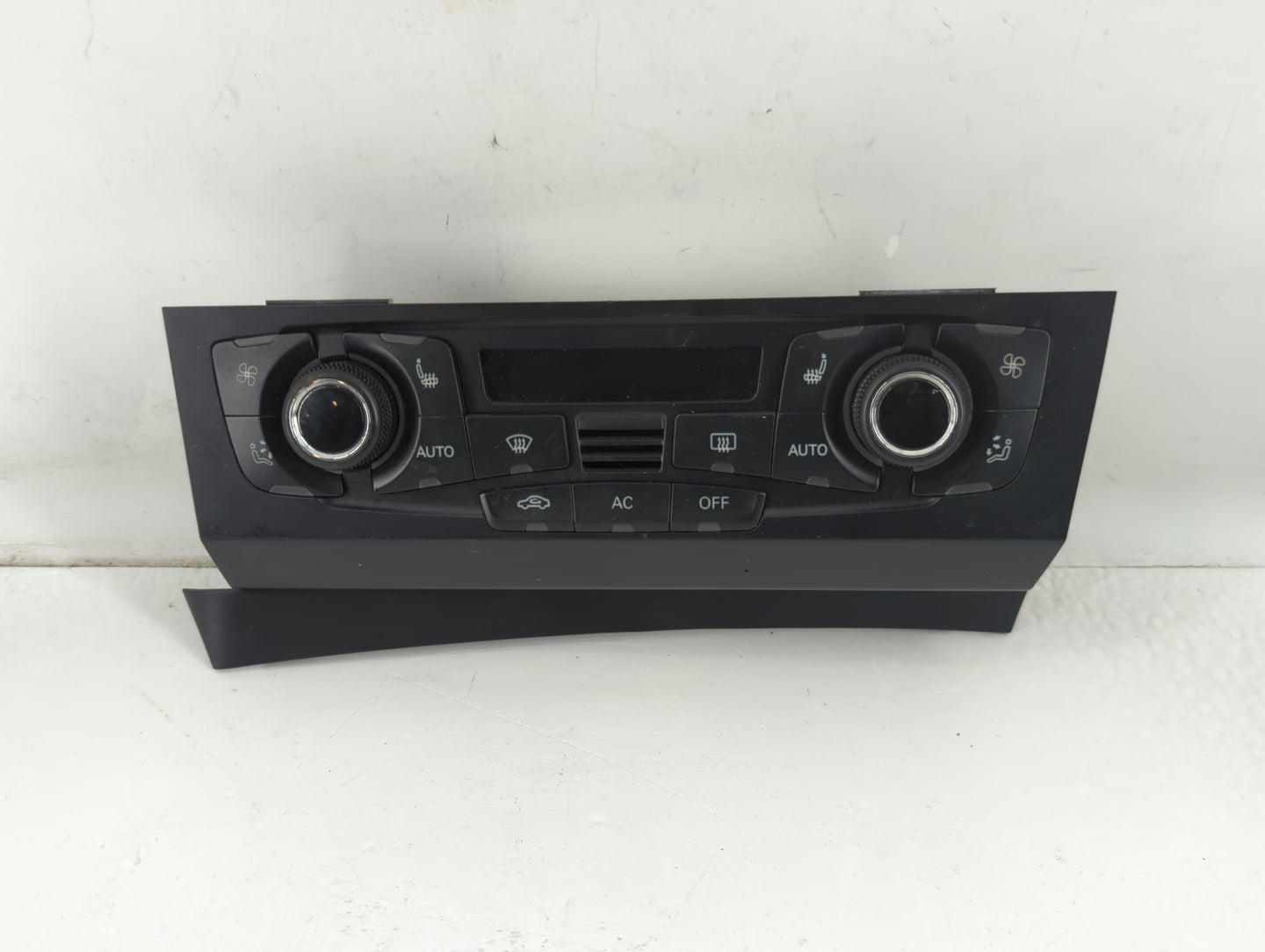 2009-2012 Audi Q5 Climate Control Module Temperature AC/Heater Replacement P/N:8T1 820 043 AQ Fits OEM Used Auto Parts - Oem