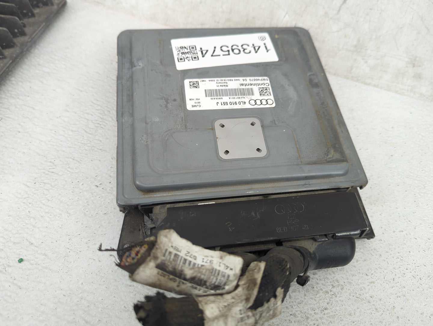 2012 Audi Q7 PCM Engine Control Computer ECU ECM PCU OEM P/N:4L0910551J 4L0907551A, 5WP46670, 4L1971072MB, 8E0907411 Fits OE