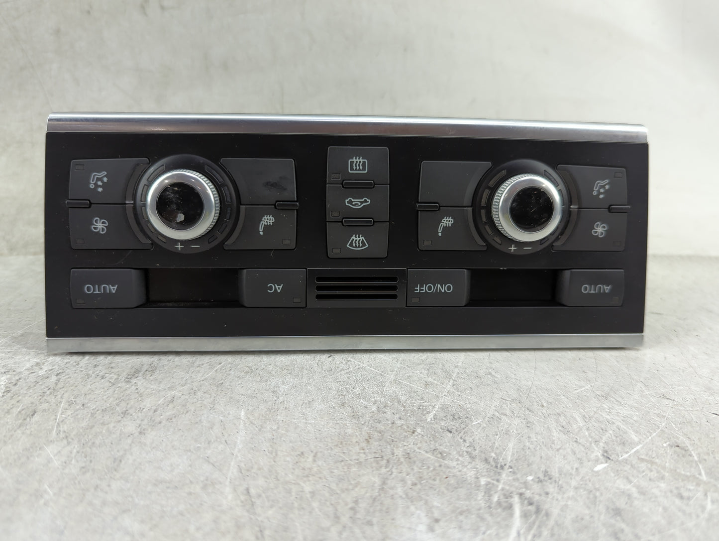 2012 Audi Q7 Climate Control Module Temperature AC/Heater Replacement P/N:4L0 820 043 AH Fits OEM Used Auto Parts - Oemuseda