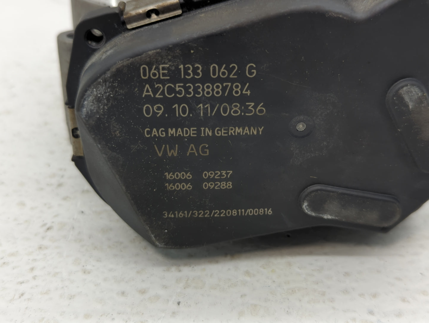 2011-2019 Audi Q7 Throttle Body P/N:06E 133 062 G Fits Fits 2008 2009 2010 2011 2012 2013 2014 2015 2016 2017 2018 2019 OEM 