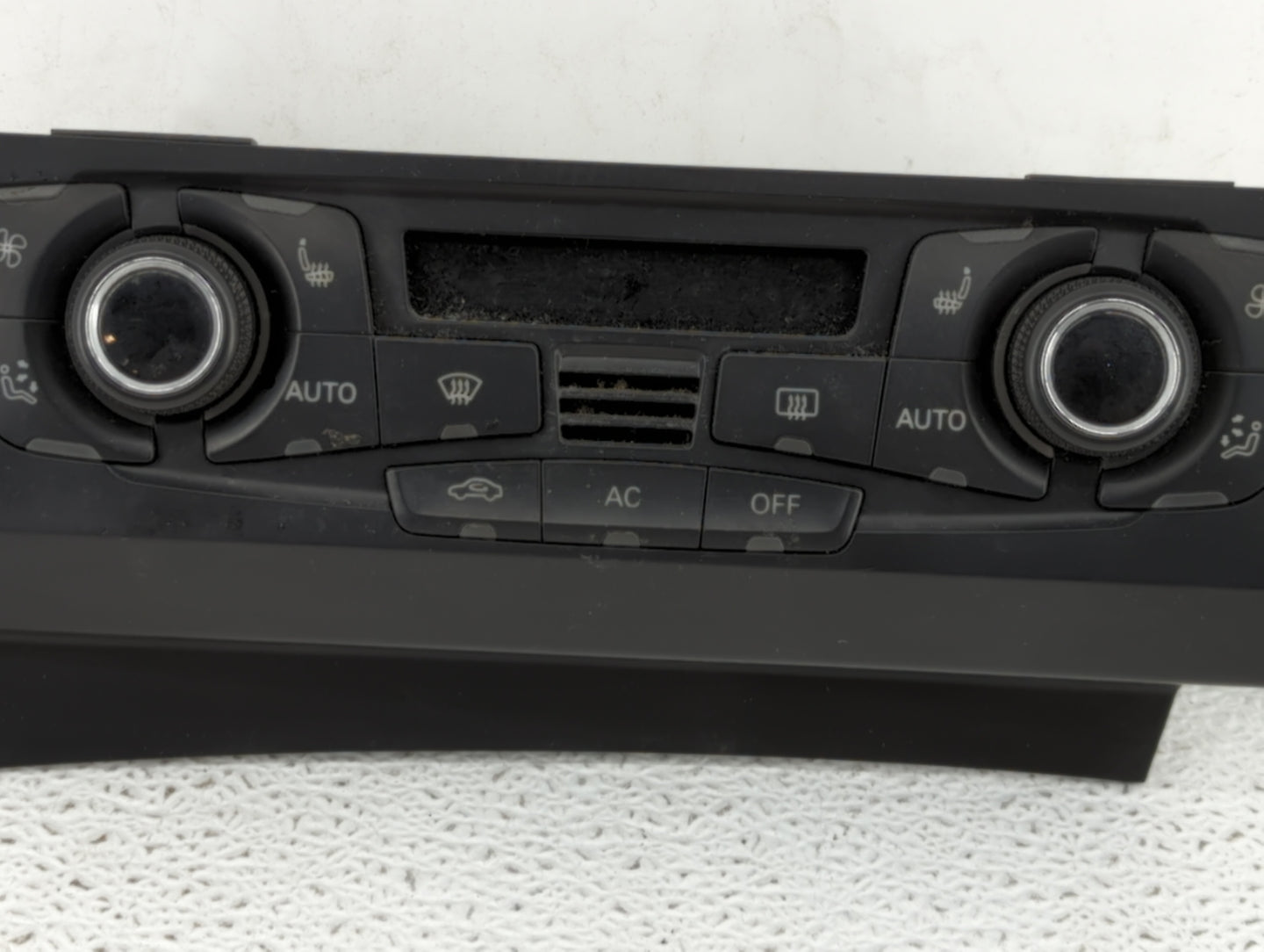 2010-2012 Audi S4 Climate Control Module Temperature AC/Heater Replacement P/N:8T1 820 043 AA 8T1 820 043 AK Fits OEM Used A