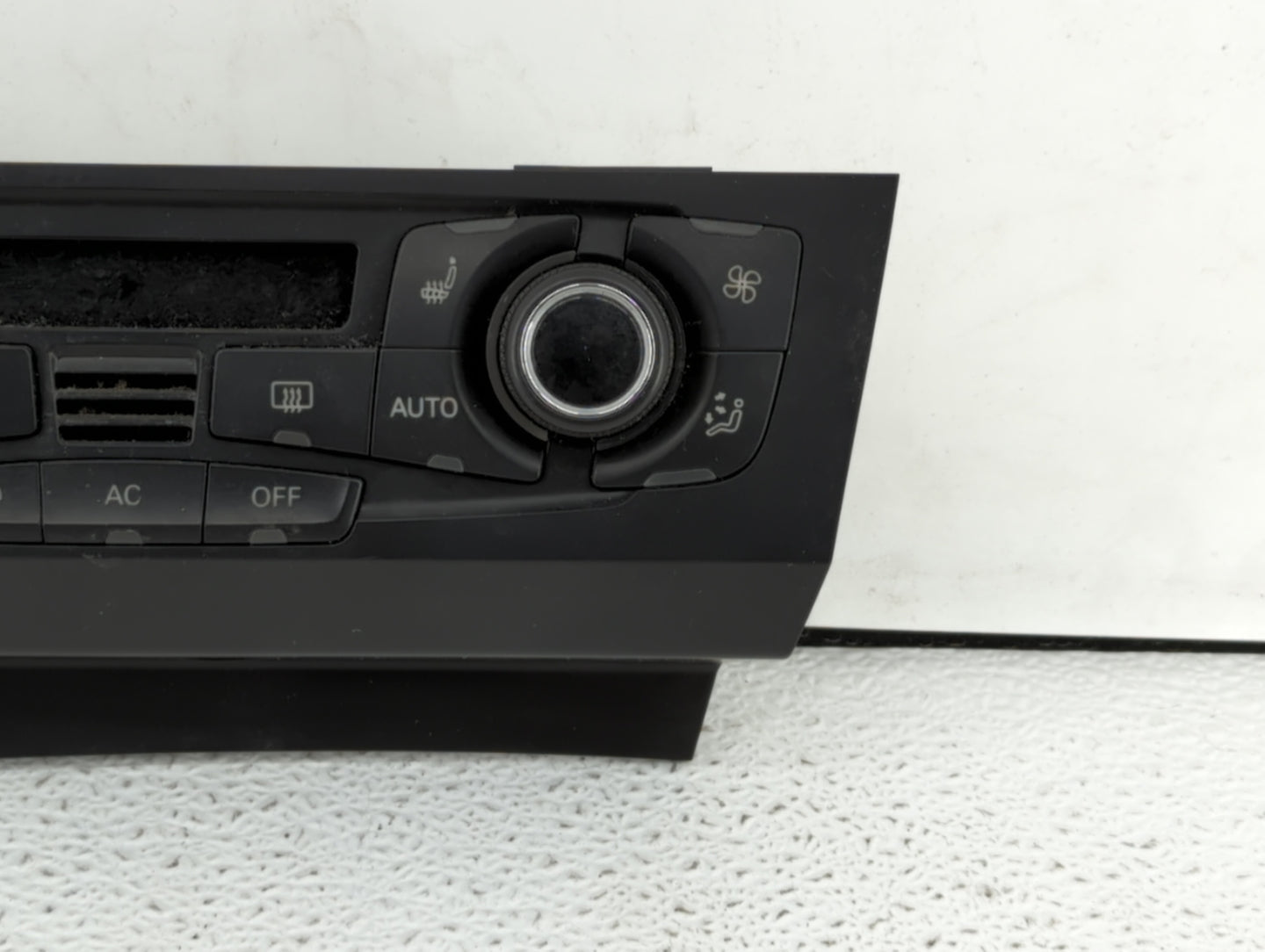2010-2012 Audi S4 Climate Control Module Temperature AC/Heater Replacement P/N:8T1 820 043 AA 8T1 820 043 AK Fits OEM Used A