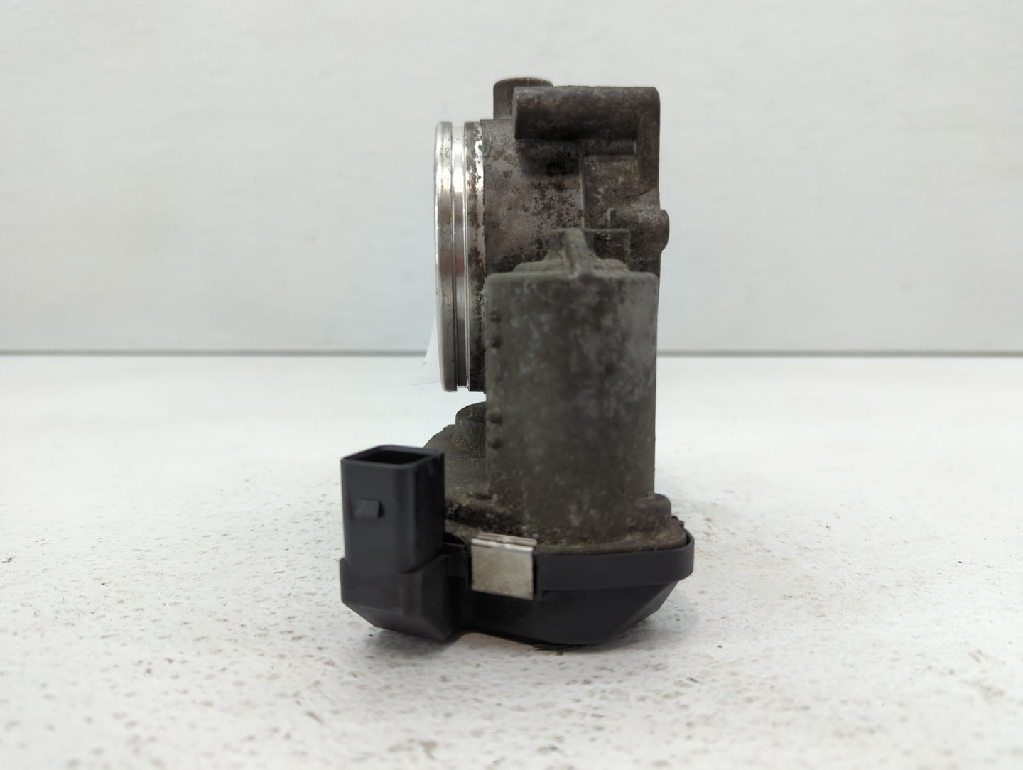 2008-2013 Bmw 128i Throttle Body P/N:1354 7556118-04 1354 7556118-03 Fits Fits 2007 2008 2009 2010 2011 2012 2013 OEM Used A