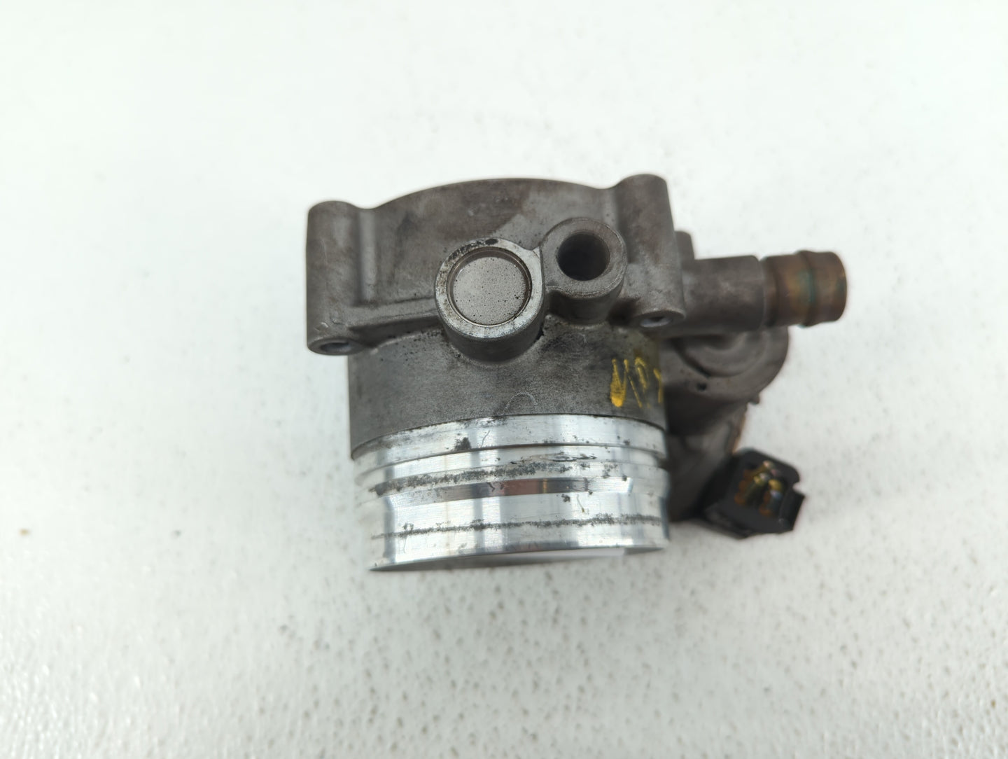 2011-2013 Bmw 135i Throttle Body P/N:1354 7597871-01 1354 7597871-03 Fits OEM Used Auto Parts - Oemusedautoparts1.com