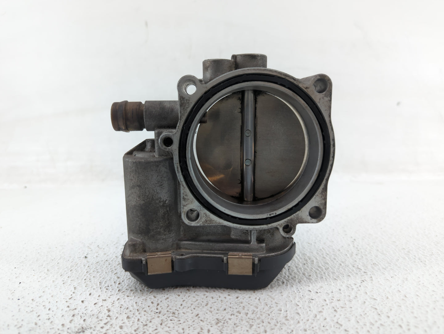 2011-2013 Bmw 135i Throttle Body P/N:1354 7597871-01 1354 7597871-03 Fits OEM Used Auto Parts - Oemusedautoparts1.com