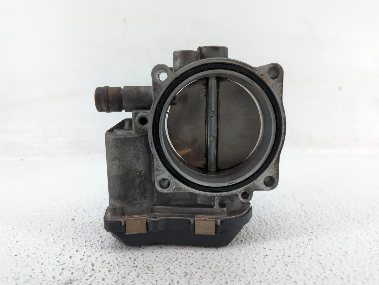2011-2013 Bmw 135i Throttle Body P/N:1354 7597871-01 1354 7597871-03 Fits OEM Used Auto Parts - Oemusedautoparts1.com