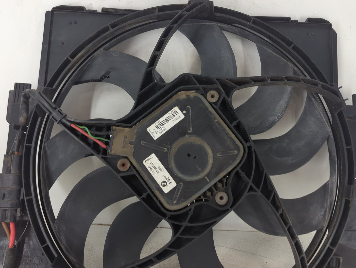 2012-2018 Bmw 320 Electric Radiator Cooling Fan Motor Assembly P/N:17428618241 Fits Fits 2012 2013 2014 2015 2016 2017 2018 