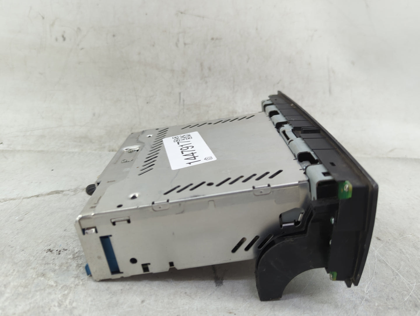 2010-2013 Bmw 328 Radio AM FM Cd Player Receiver Replacement P/N:30043400 Fits Fits 2010 2011 2012 2013 2014 2015 2016 OEM U