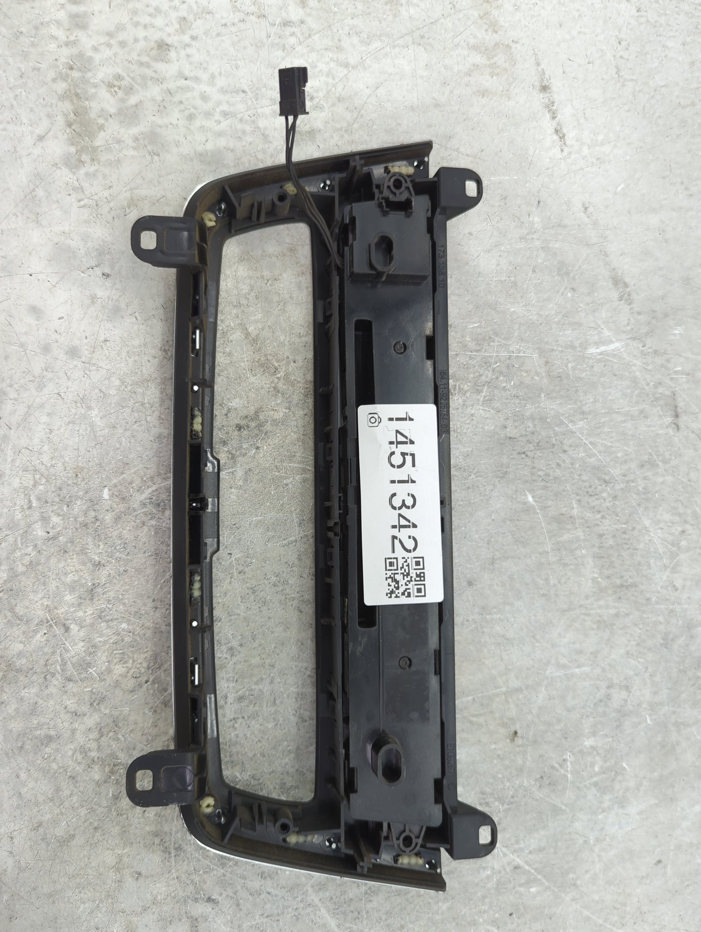 2012 Bmw 328i Radio AM FM Cd Player Receiver Replacement Fits OEM Used Auto Parts - Oemusedautoparts1.com