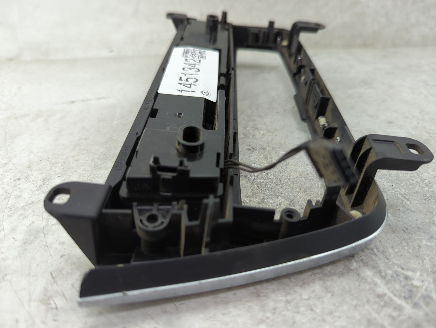 2012 Bmw 328i Radio AM FM Cd Player Receiver Replacement Fits OEM Used Auto Parts - Oemusedautoparts1.com