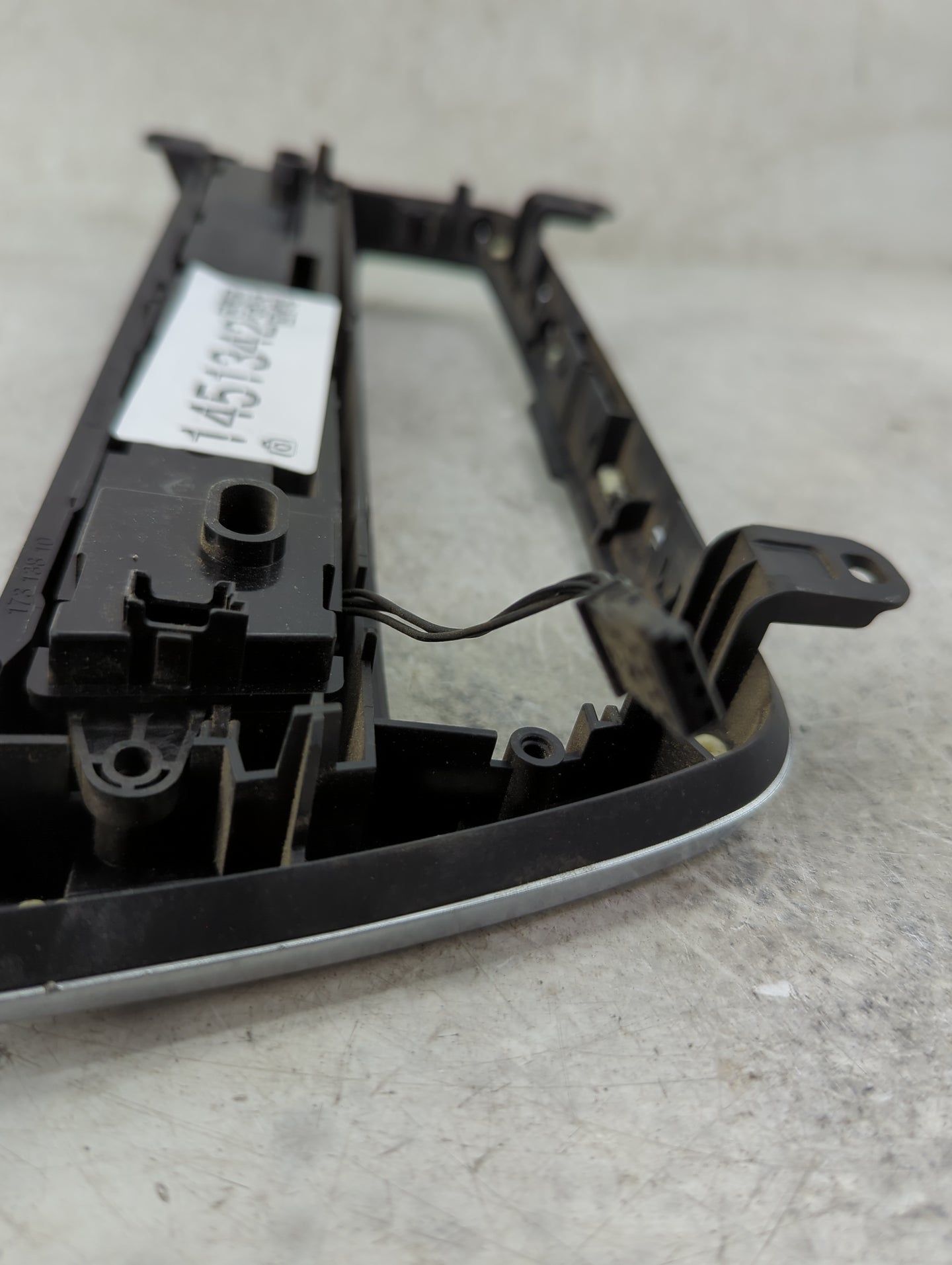 2012 Bmw 328i Radio AM FM Cd Player Receiver Replacement Fits OEM Used Auto Parts - Oemusedautoparts1.com