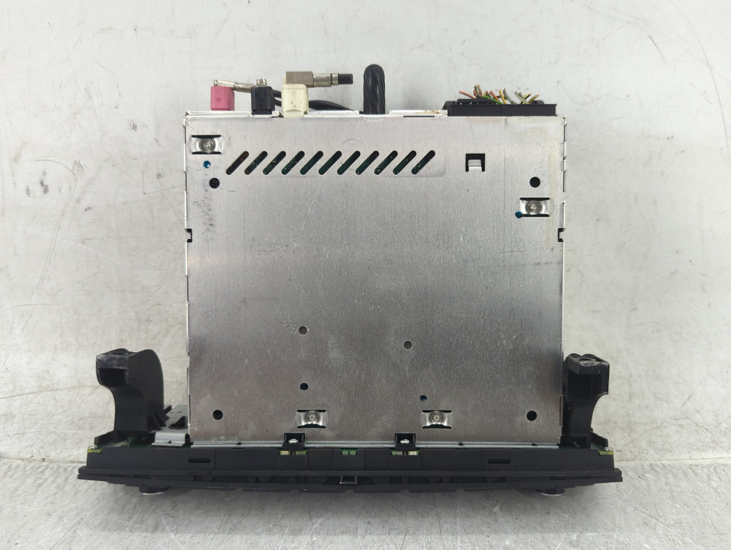 2010-2013 Bmw 328i Radio AM FM Cd Player Receiver Replacement P/N:9583075B2063051 CI927317001 Fits OEM Used Auto Parts - Oem