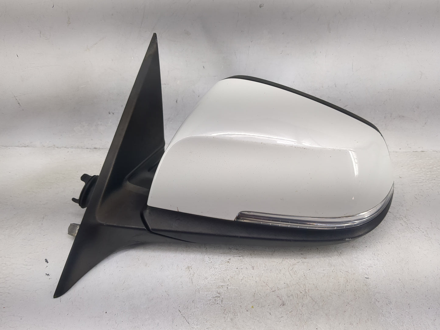 2012-2013 Bmw 328i Driver Side View Mirror - Left Door Mirror OEM Used - Oemusedautoparts1.com