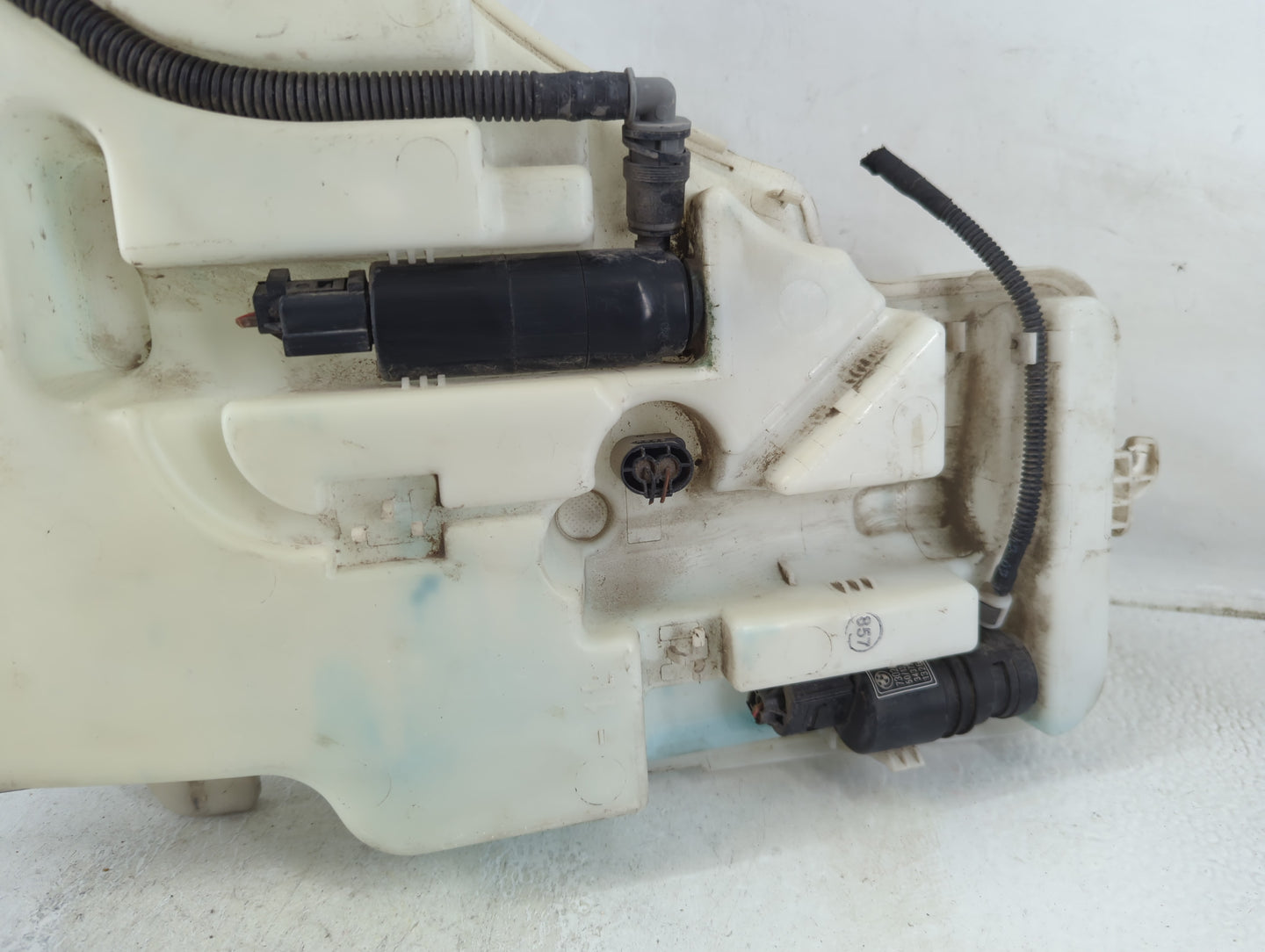 2012-2016 Bmw 328i Windshield Washer Fluid Reservoir Bottle Oem - Oemusedautoparts1.com