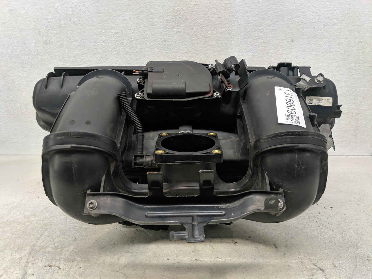2007-2013 Bmw 328i Air Intake Manifold P/N:51750610 754802707 Fits Fits 2006 2007 2008 2009 2010 2011 2012 2013 OEM Used Aut