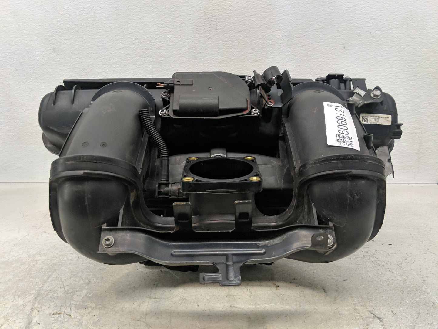 2007-2013 Bmw 328i Air Intake Manifold P/N:51750610 754802707 Fits Fits 2006 2007 2008 2009 2010 2011 2012 2013 OEM Used Aut