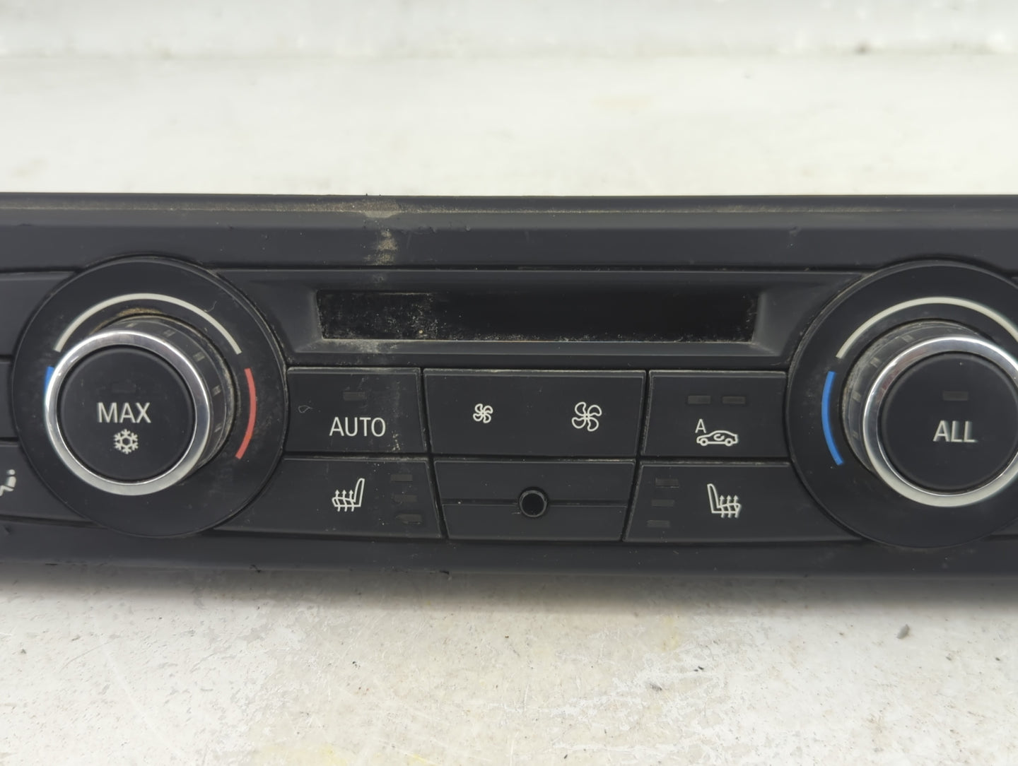 2011-2013 Bmw 328i Climate Control Module Temperature AC/Heater Replacement P/N:9263304-01 Fits Fits 2011 2012 2013 OEM Used