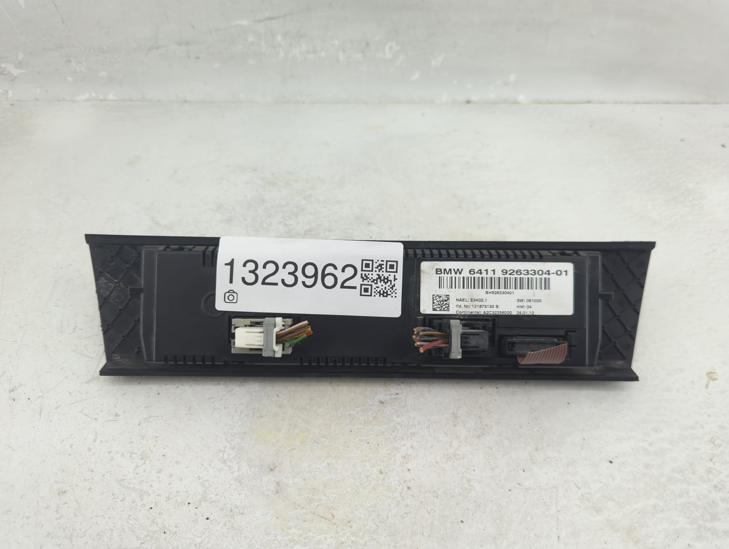 2011-2013 Bmw 328i Climate Control Module Temperature AC/Heater Replacement P/N:9263304-01 Fits Fits 2011 2012 2013 OEM Used