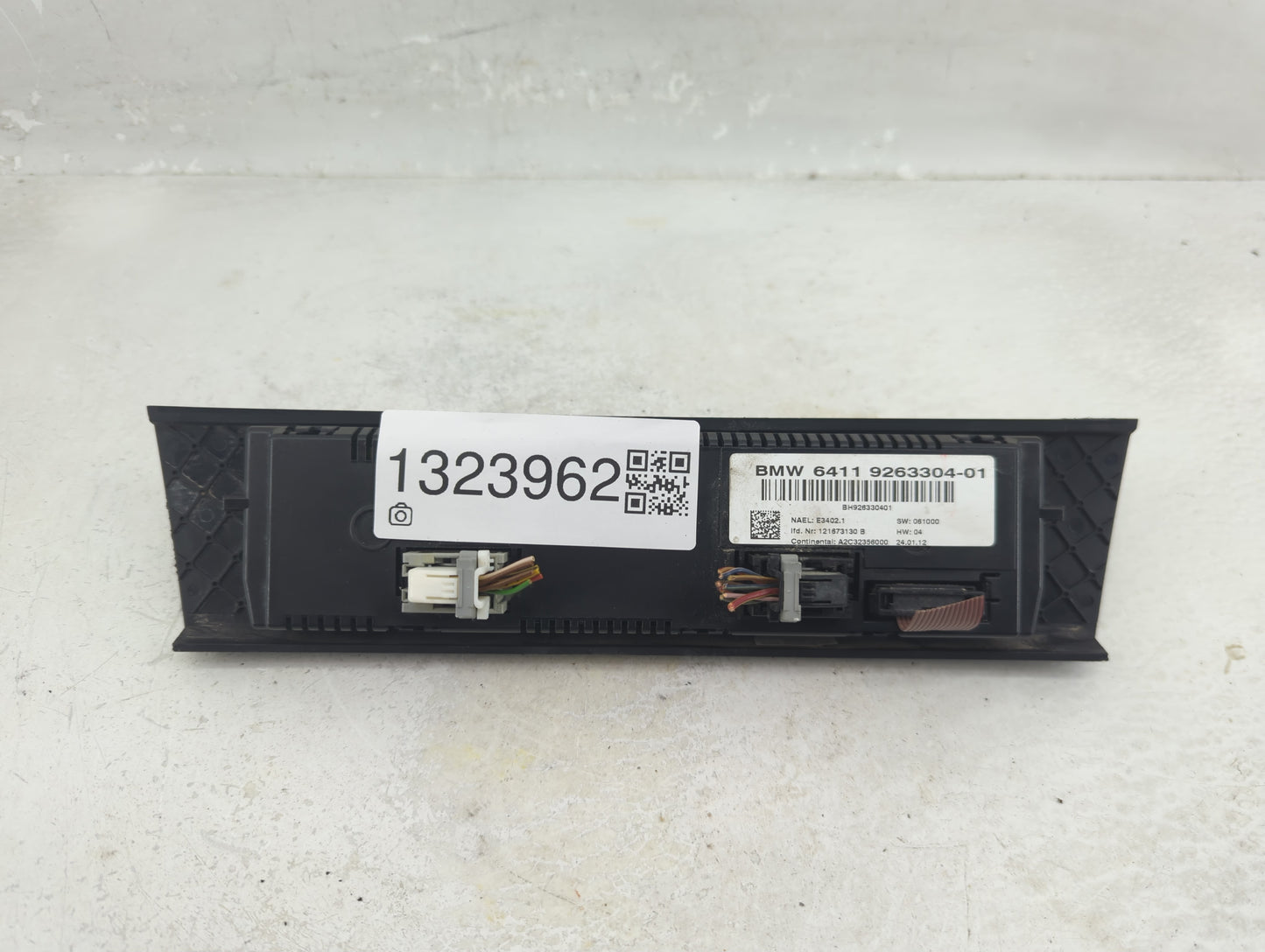 2011-2013 Bmw 328i Climate Control Module Temperature AC/Heater Replacement P/N:9263304-01 Fits Fits 2011 2012 2013 OEM Used