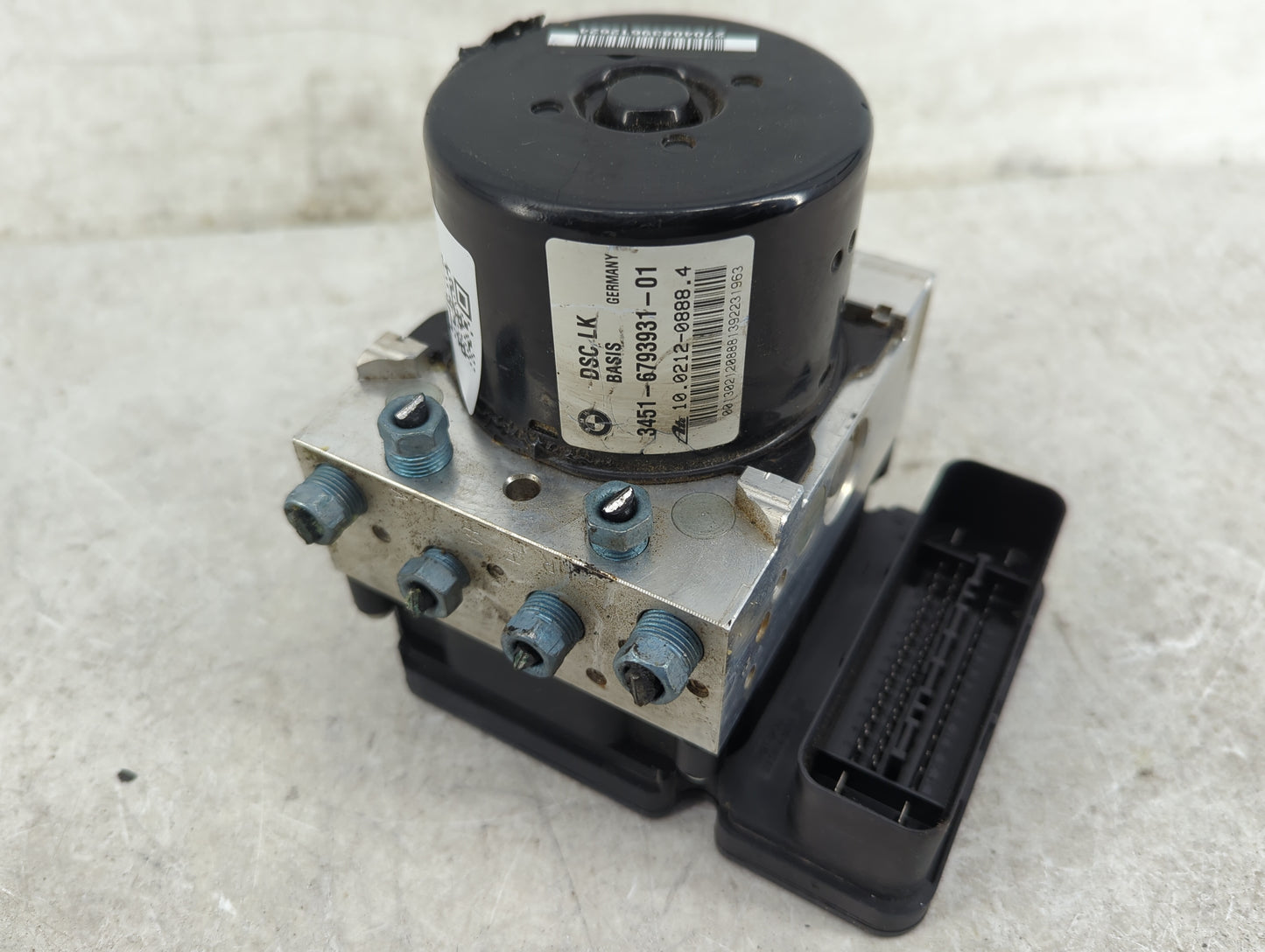2012-2013 Bmw 328i ABS Pump Control Module Replacement P/N:3451-6793931-01 Fits Fits 2012 2013 OEM Used Auto Parts - Oemused