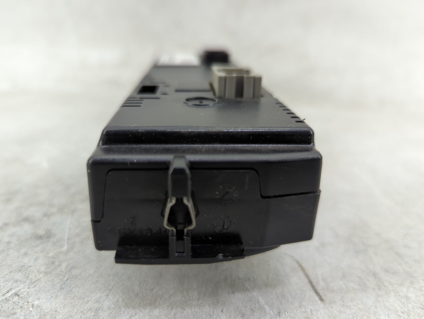 2011-2013 Bmw 328i Climate Control Module Temperature AC/Heater Replacement P/N:9263305-01 Fits Fits 2011 2012 2013 OEM Used