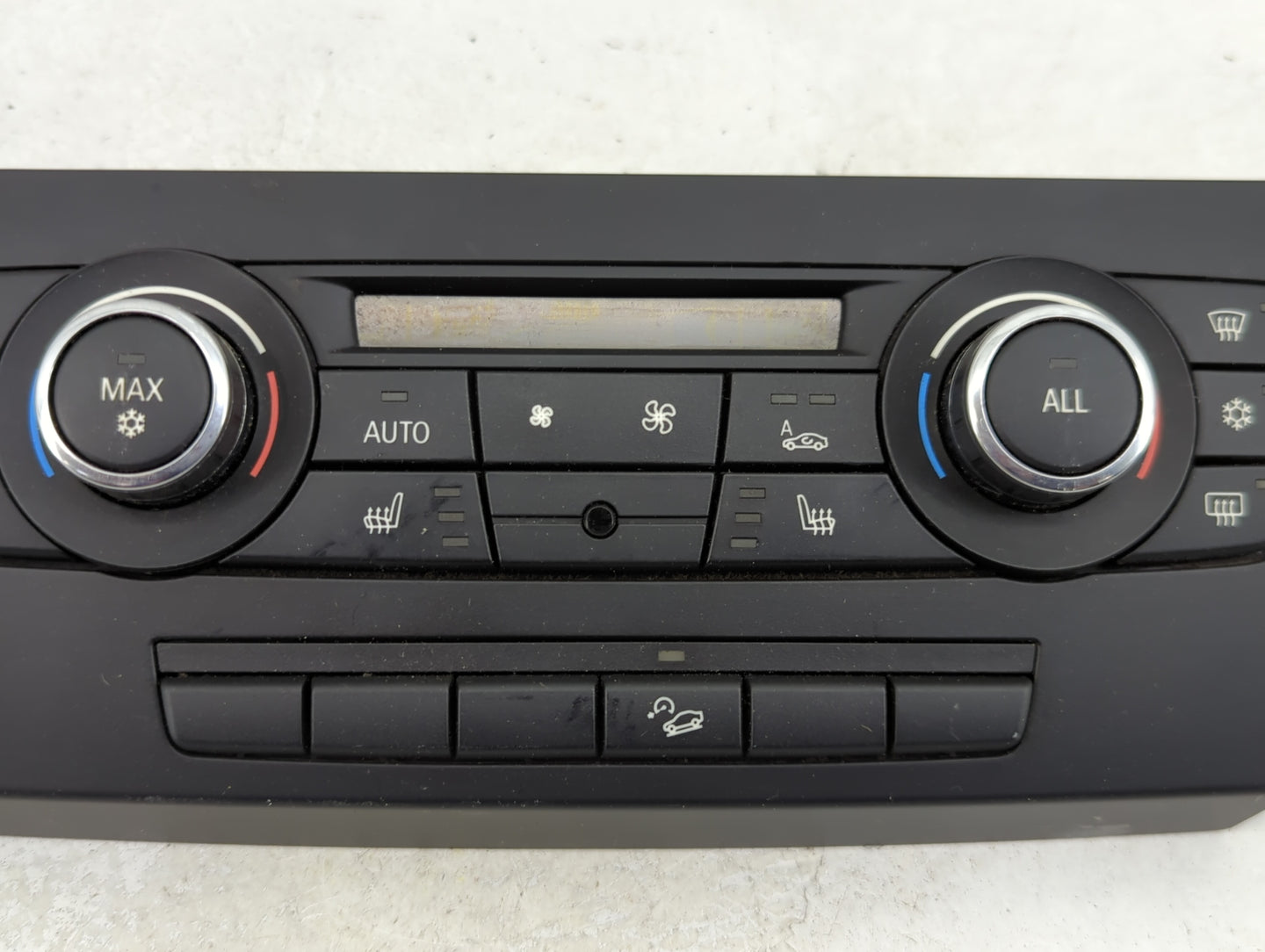 2011-2013 Bmw 328i Climate Control Module Temperature AC/Heater Replacement P/N:9263304-01 Fits Fits 2011 2012 2013 OEM Used