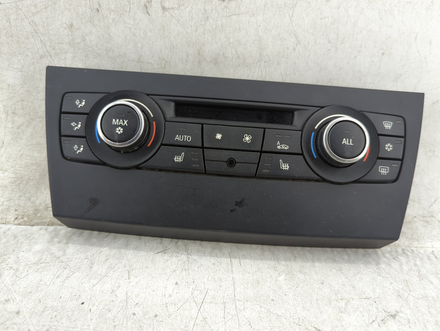 2011-2013 Bmw 328i Climate Control Module Temperature AC/Heater Replacement P/N:9263304-01 Fits Fits 2011 2012 2013 OEM Used