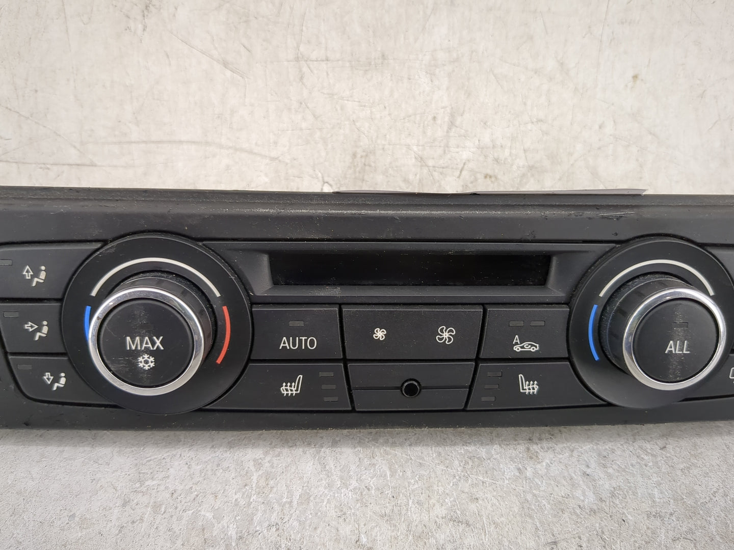 2011-2013 Bmw 328i Climate Control Module Temperature AC/Heater Replacement P/N:9263304-01 Fits Fits 2011 2012 2013 OEM Used