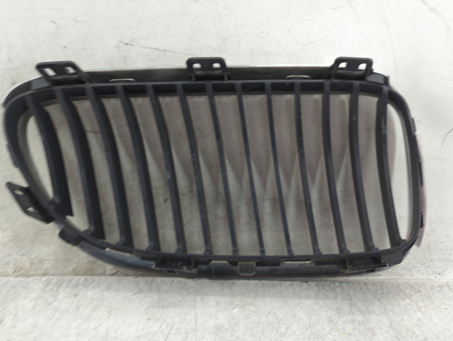 2011-2013 Bmw 328i Front Grille Bumper Not Included 1459550 - Oemusedautoparts1.com