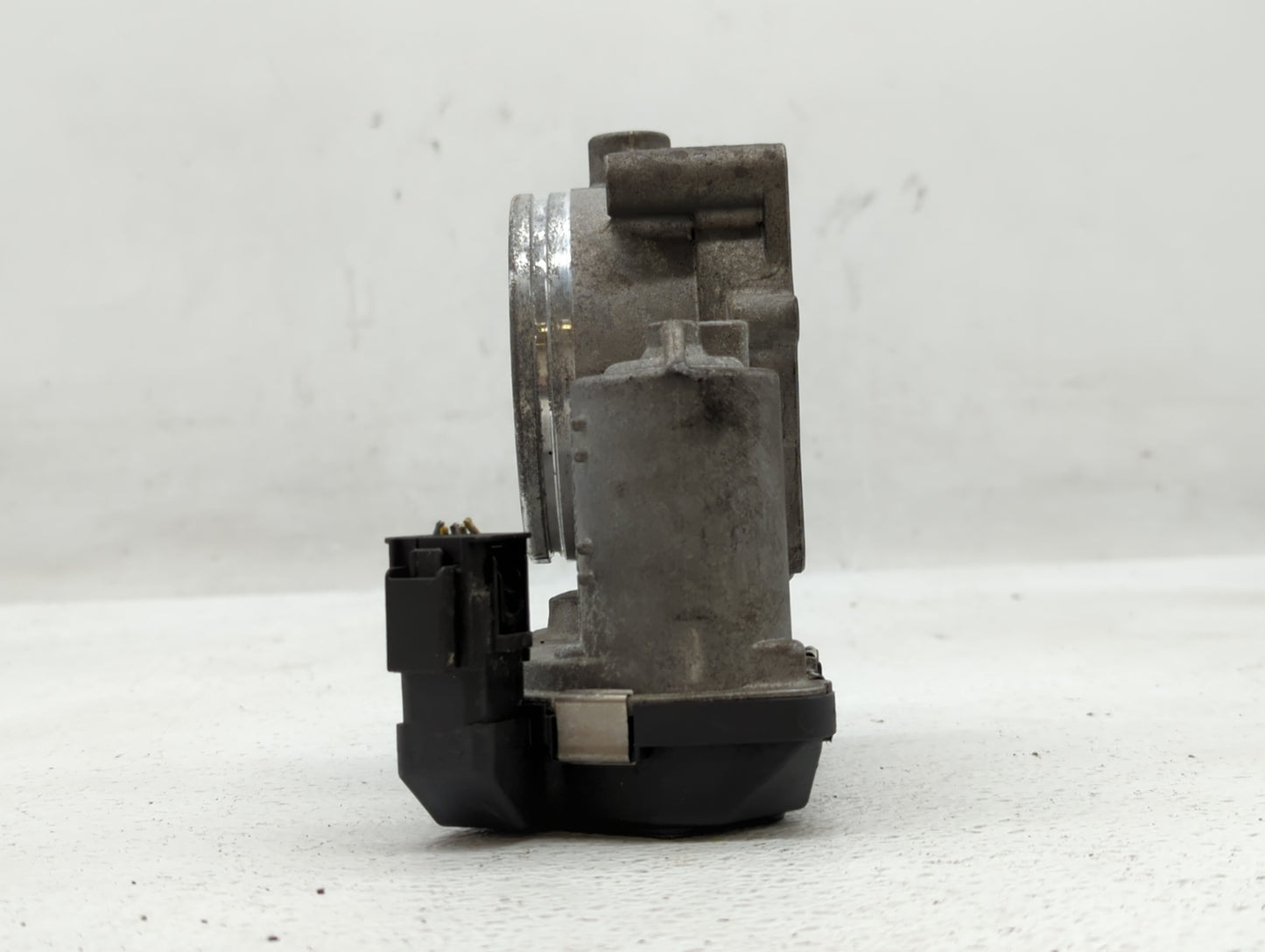 2007-2013 Bmw 328i Throttle Body P/N:7556118-01 1354 7556118-03, 1354 7556118-04 Fits Fits 2007 2008 2009 2010 2011 2012 201