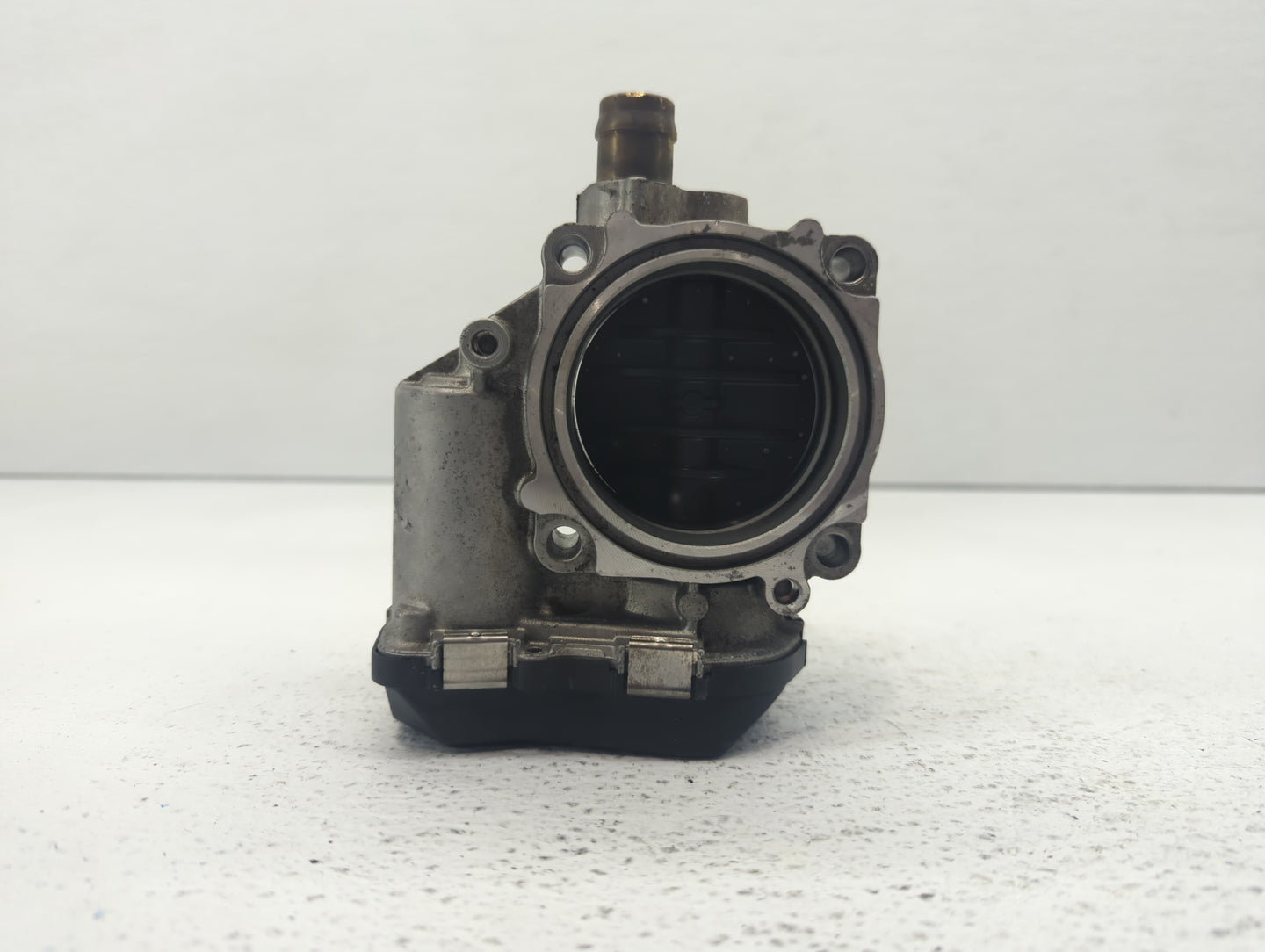 2012-2016 Bmw 328i Throttle Body P/N:1354 7588625-02 1354 7588625-04, 1354 7588625-03 Fits Fits 2012 2013 2014 2015 2016 201