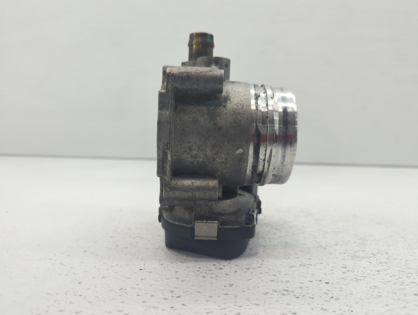 2012-2016 Bmw 328i Throttle Body P/N:1354 7588625-02 1354 7588625-04, 1354 7588625-03 Fits Fits 2012 2013 2014 2015 2016 201