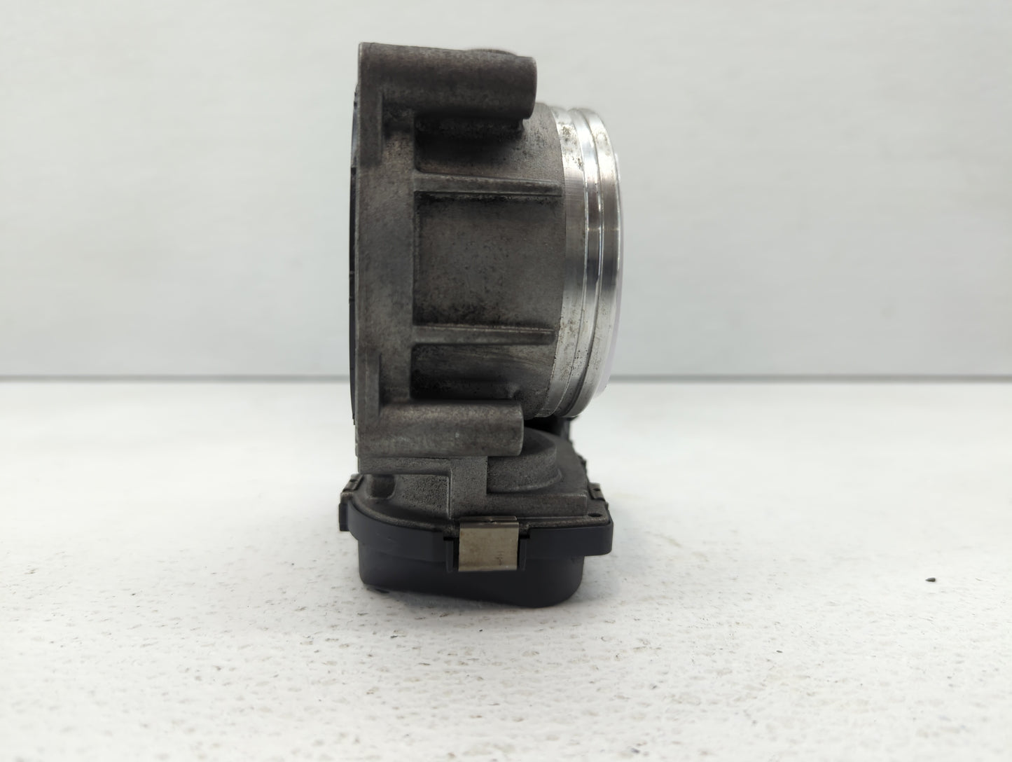 2007-2013 Bmw 328i Throttle Body P/N:1354 7556118-04 1354 7556118-03 Fits Fits 2007 2008 2009 2010 2011 2012 2013 OEM Used A