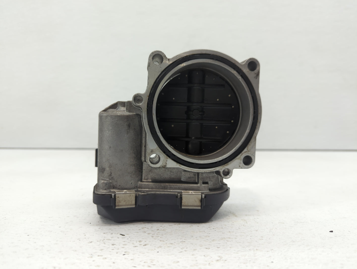 2007-2013 Bmw 328i Throttle Body P/N:1354 7556118-04 1354 7556118-03 Fits Fits 2007 2008 2009 2010 2011 2012 2013 OEM Used A