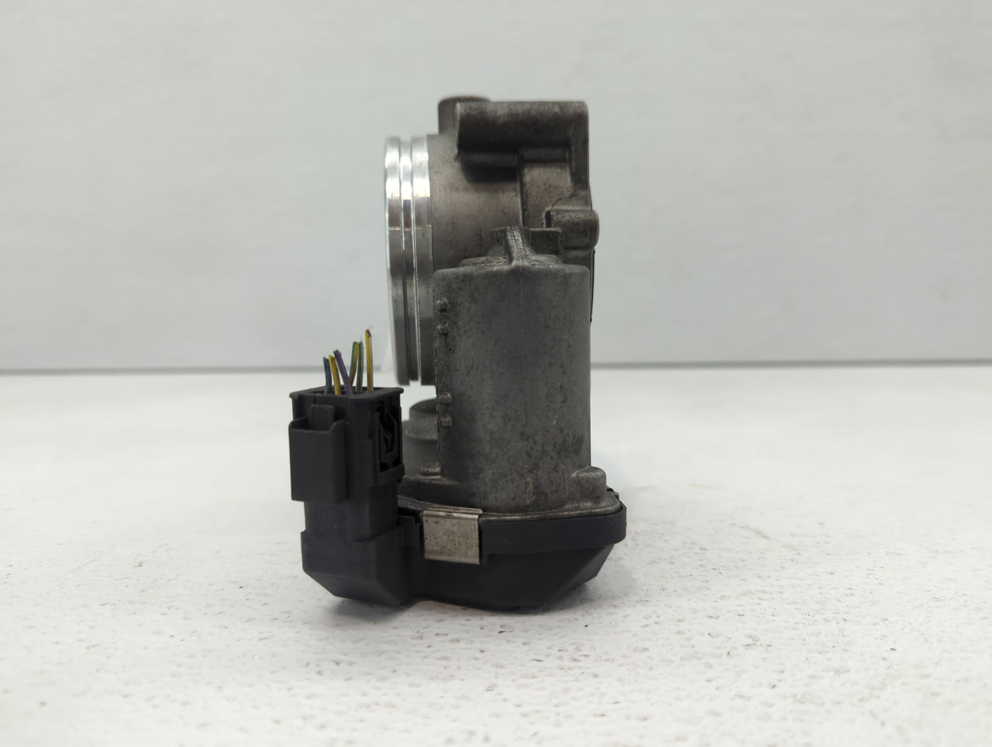 2007-2013 Bmw 328i Throttle Body P/N:1354 7556118-04 1354 7556118-03 Fits Fits 2007 2008 2009 2010 2011 2012 2013 OEM Used A