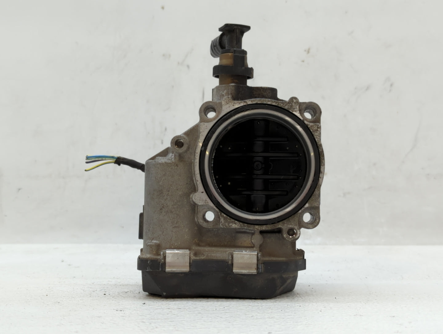2012-2016 Bmw 328i Throttle Body P/N:1354 7588625-02 Fits Fits 2012 2013 2014 2015 2016 2017 2018 OEM Used Auto Parts - Oemu