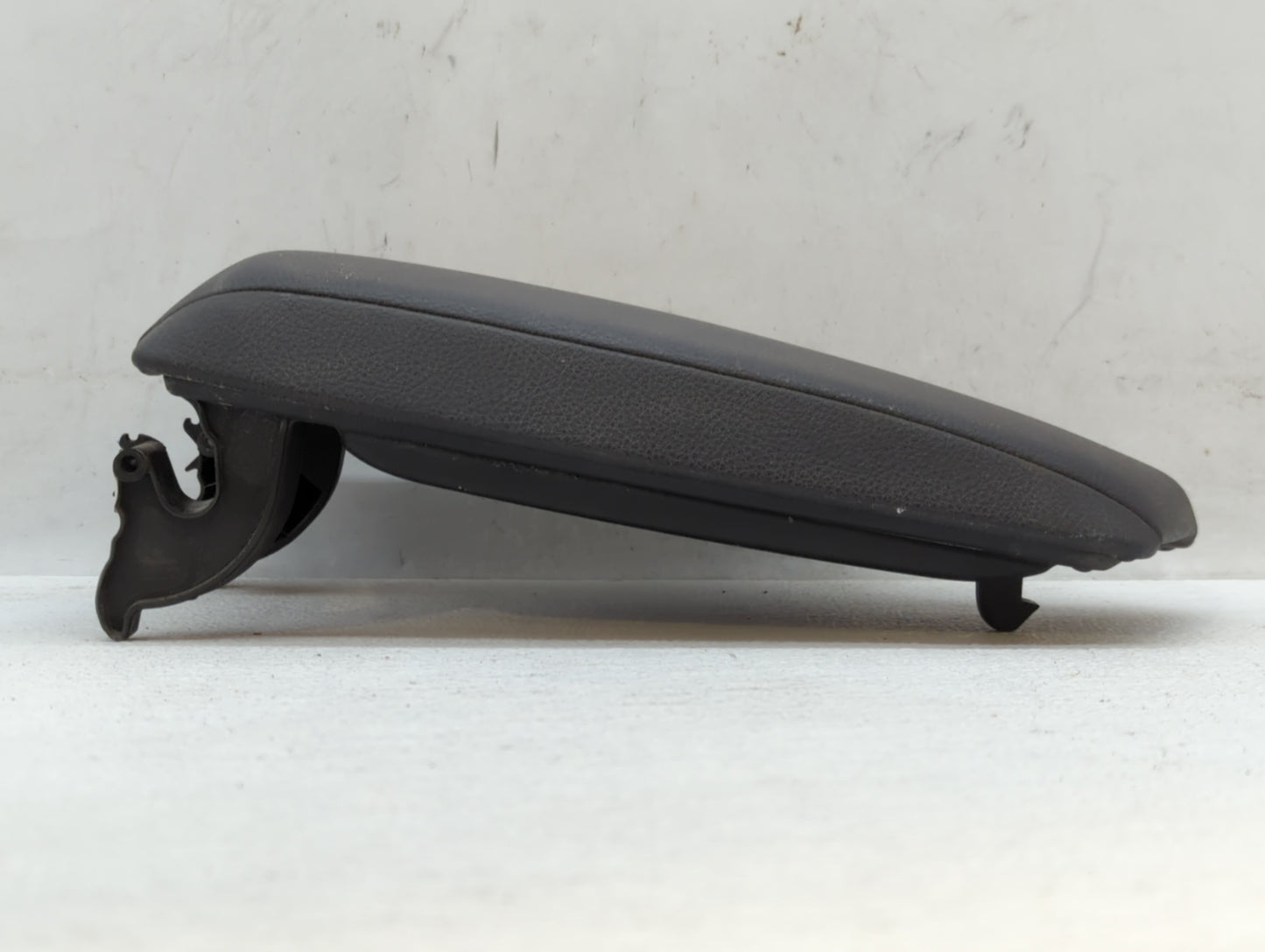 2012 Bmw 328i Center Console Armrest Cover Lid Black - Oemusedautoparts1.com