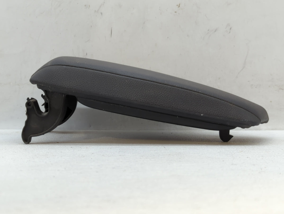 2012 Bmw 328i Center Console Armrest Cover Lid Black 570189 - Oemusedautoparts1.com