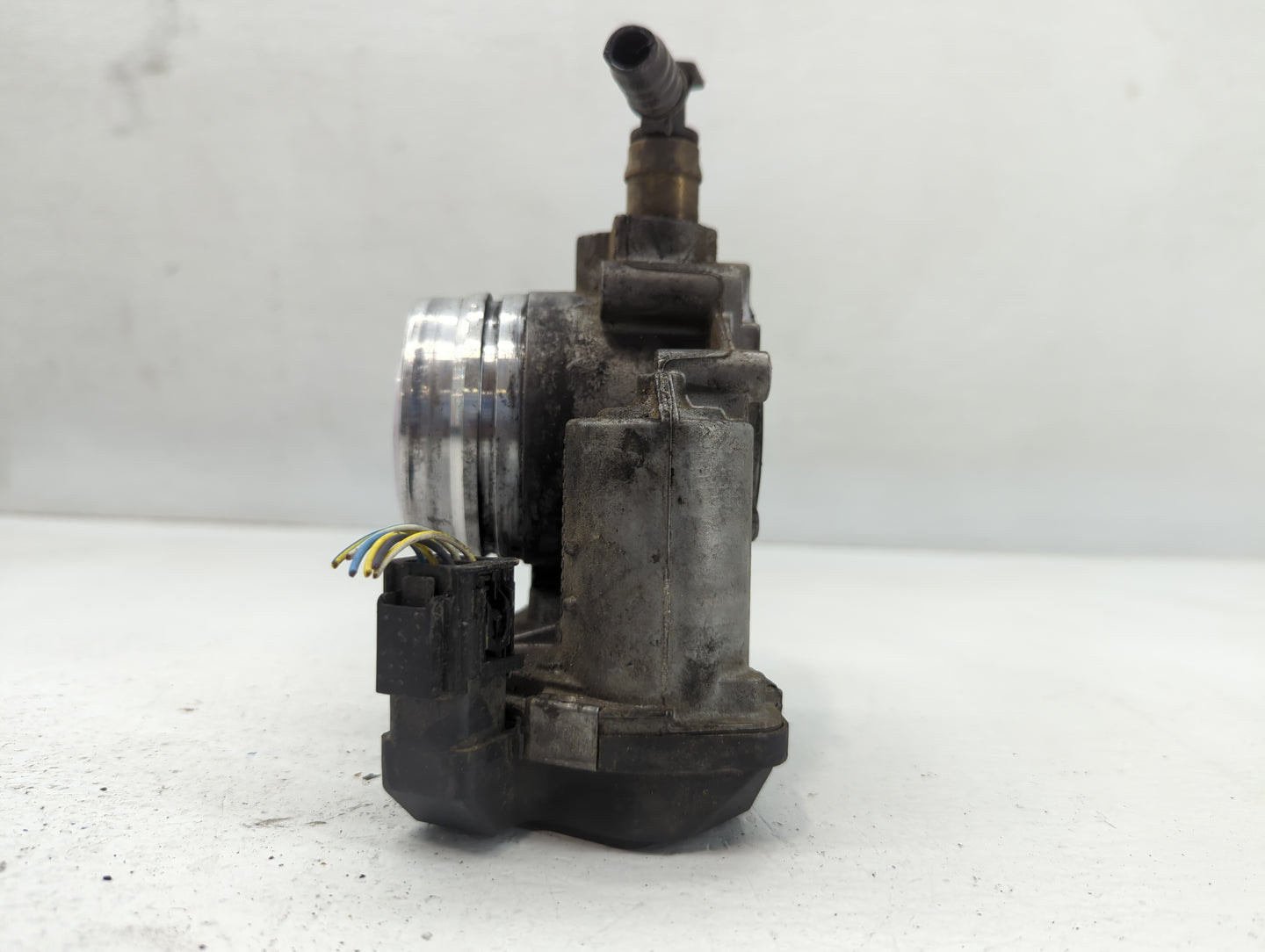 2012-2016 Bmw 328i Throttle Body P/N:1354 7588625-02 Fits Fits 2012 2013 2014 2015 2016 2017 2018 OEM Used Auto Parts - Oemu