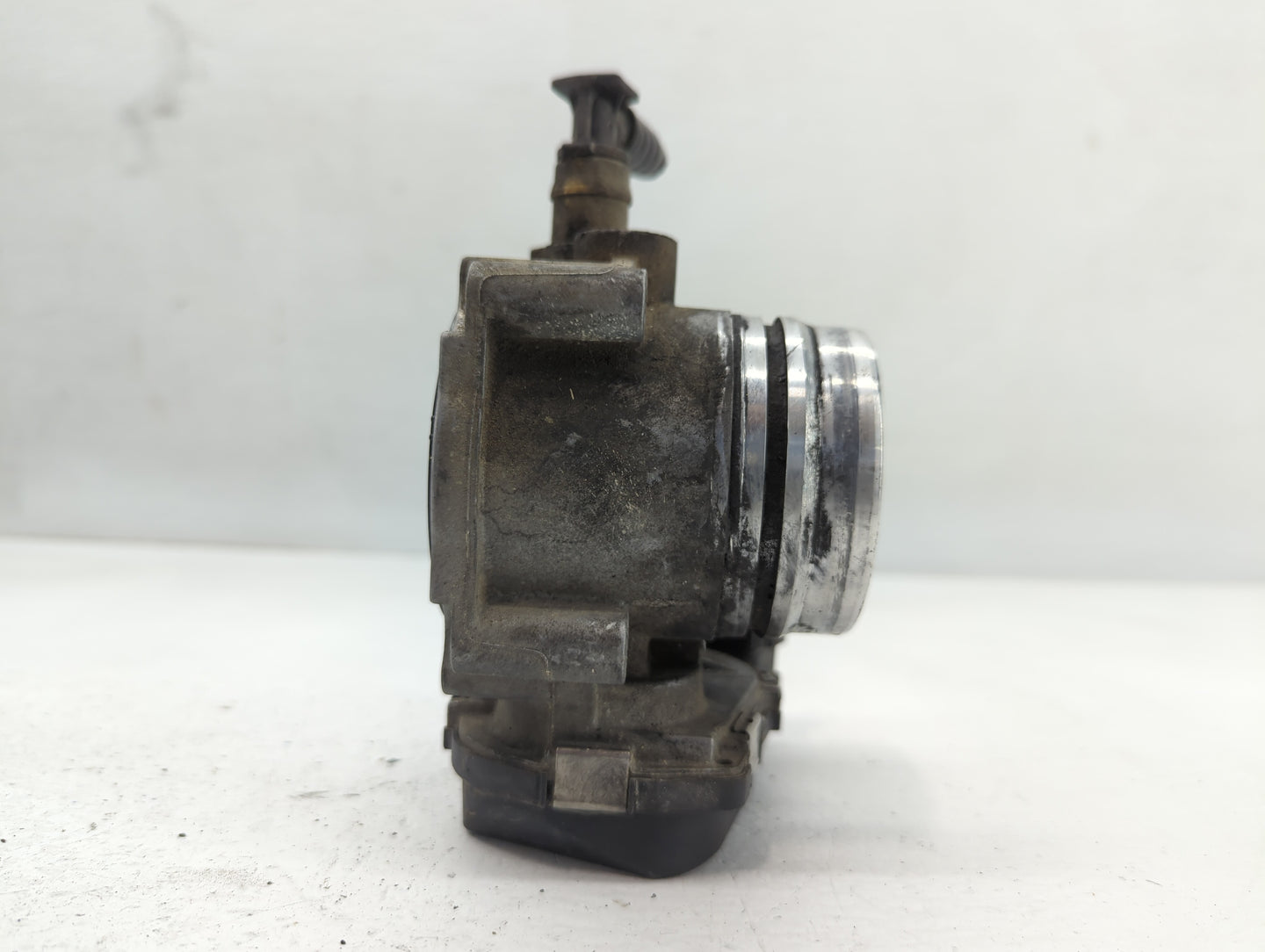 2012-2016 Bmw 328i Throttle Body P/N:1354 7588625-02 Fits Fits 2012 2013 2014 2015 2016 2017 2018 OEM Used Auto Parts - Oemu