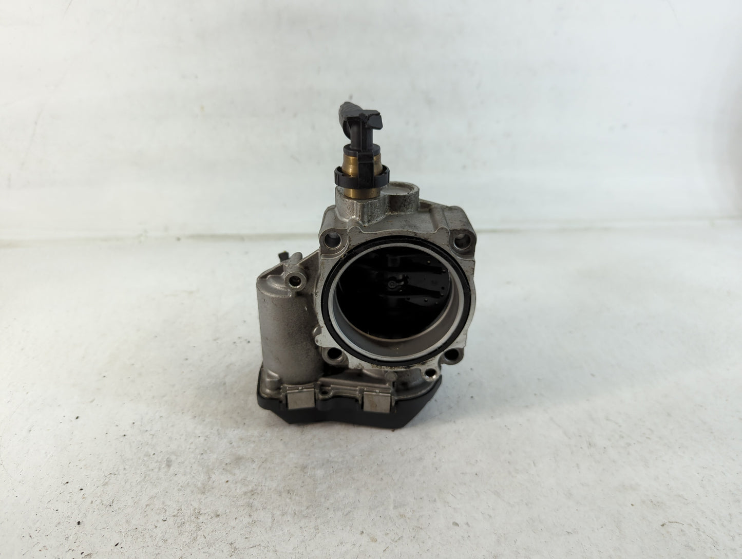 2012-2016 Bmw 328i Throttle Body P/N:A2C5335520 1354 7588625-02 Fits Fits 2012 2013 2014 2015 2016 2017 2018 OEM Used Auto P