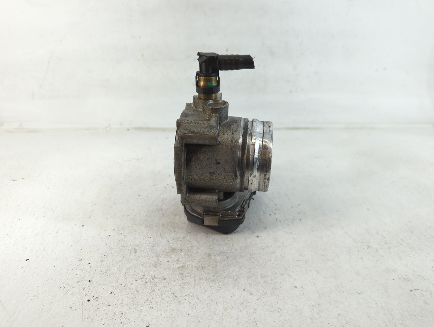 2012-2016 Bmw 328i Throttle Body P/N:A2C5335520 1354 7588625-02 Fits Fits 2012 2013 2014 2015 2016 2017 2018 OEM Used Auto P