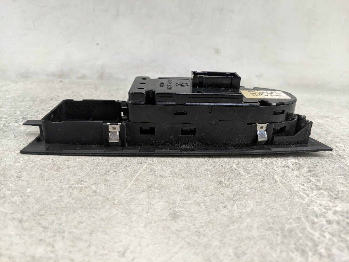 2007-2013 Bmw 335 Master Power Window Switch Replacement Driver Side Left P/N:9217350-04 Fits OEM Used Auto Parts - Oemuseda
