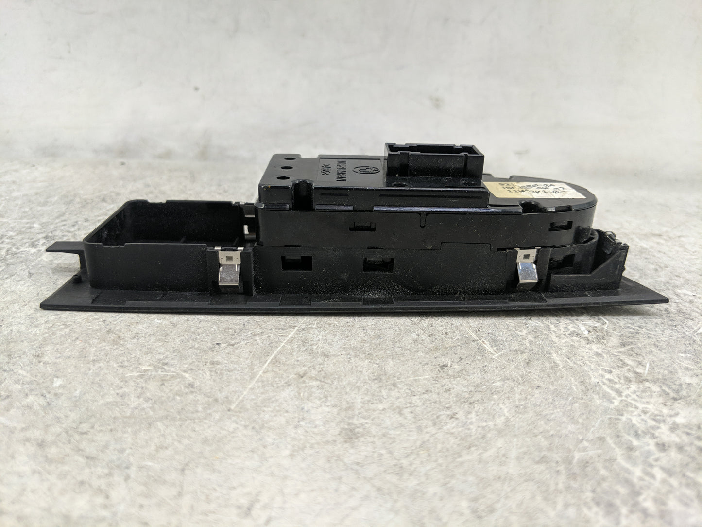 2007-2013 Bmw 335 Master Power Window Switch Replacement Driver Side Left P/N:9217350-04 Fits OEM Used Auto Parts - Oemuseda
