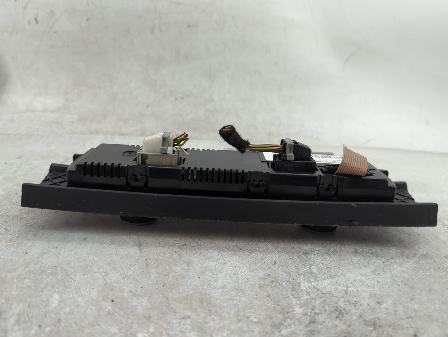2011-2013 Bmw 335i Climate Control Module Temperature AC/Heater Replacement P/N:9263304-01 Fits Fits 2011 2012 2013 OEM Used