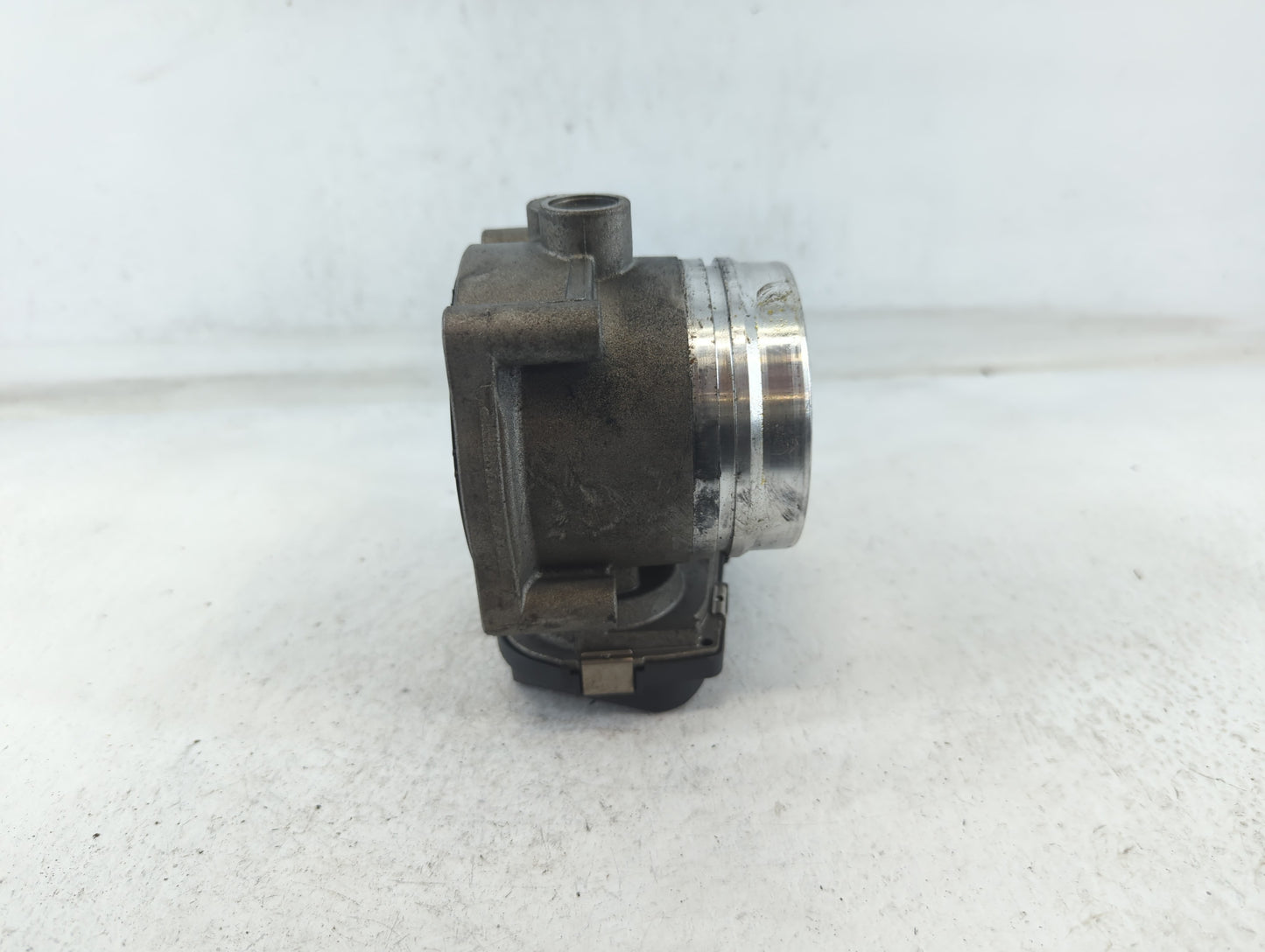 2011-2015 Bmw 335i Throttle Body P/N:1354 7597871-01 Fits Fits 2010 2011 2012 2013 2014 2015 2016 2017 2018 2019 2020 OEM Us